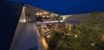 Straight And Reverse Office 一級建築士事務所